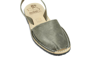Mibo Avarcas Women's Metallic Silver Vintage Leather Slingback Sandals